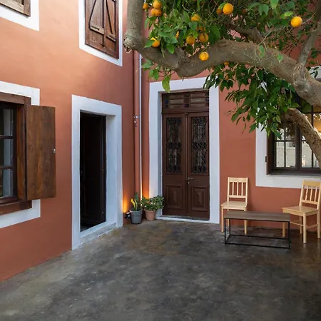 St Nicholas Traditional House Daire *